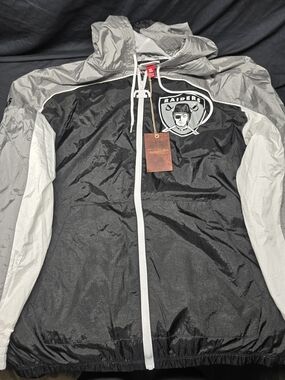 NFL Riders by Lee Women's Black & Gray Windbreaker Jacket